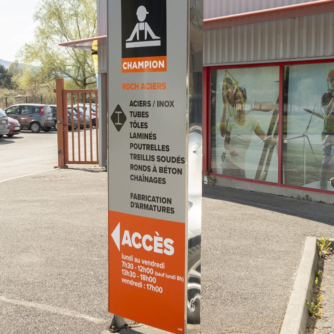 panneau-totem-signaletique-montfort-champion