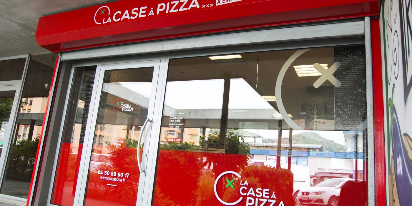 vitrines-caissons-montfort-casa-pizza2
