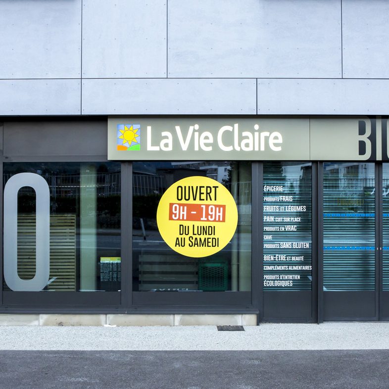 vitrines-caissons-montfort-vie-claire